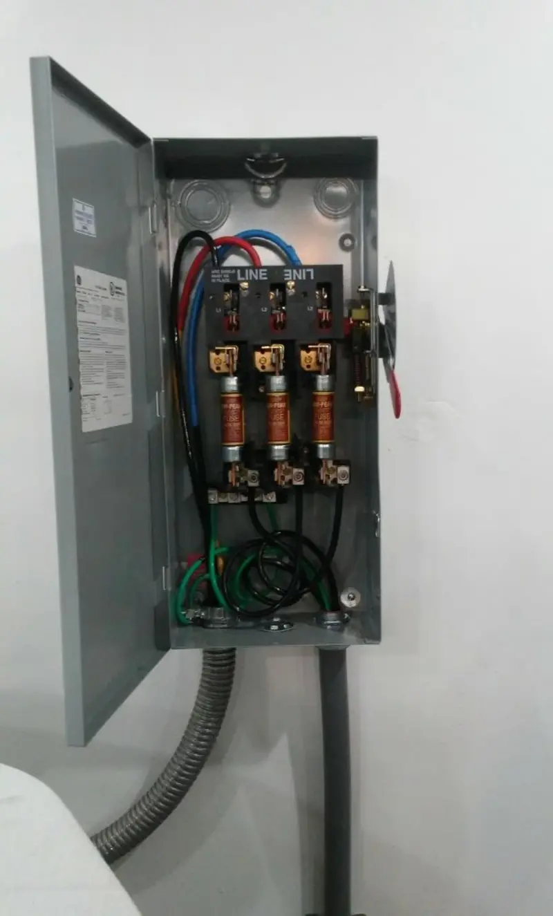 Three-phase disconnect switch installed for Smoke Detector Installation in Elk Grove Village
